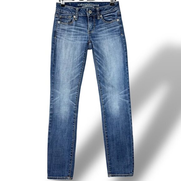 American Eagle Outfitters Jeans Womens Sz 6 Skinny Super Stretch Straight Denim - Picture 1 of 11